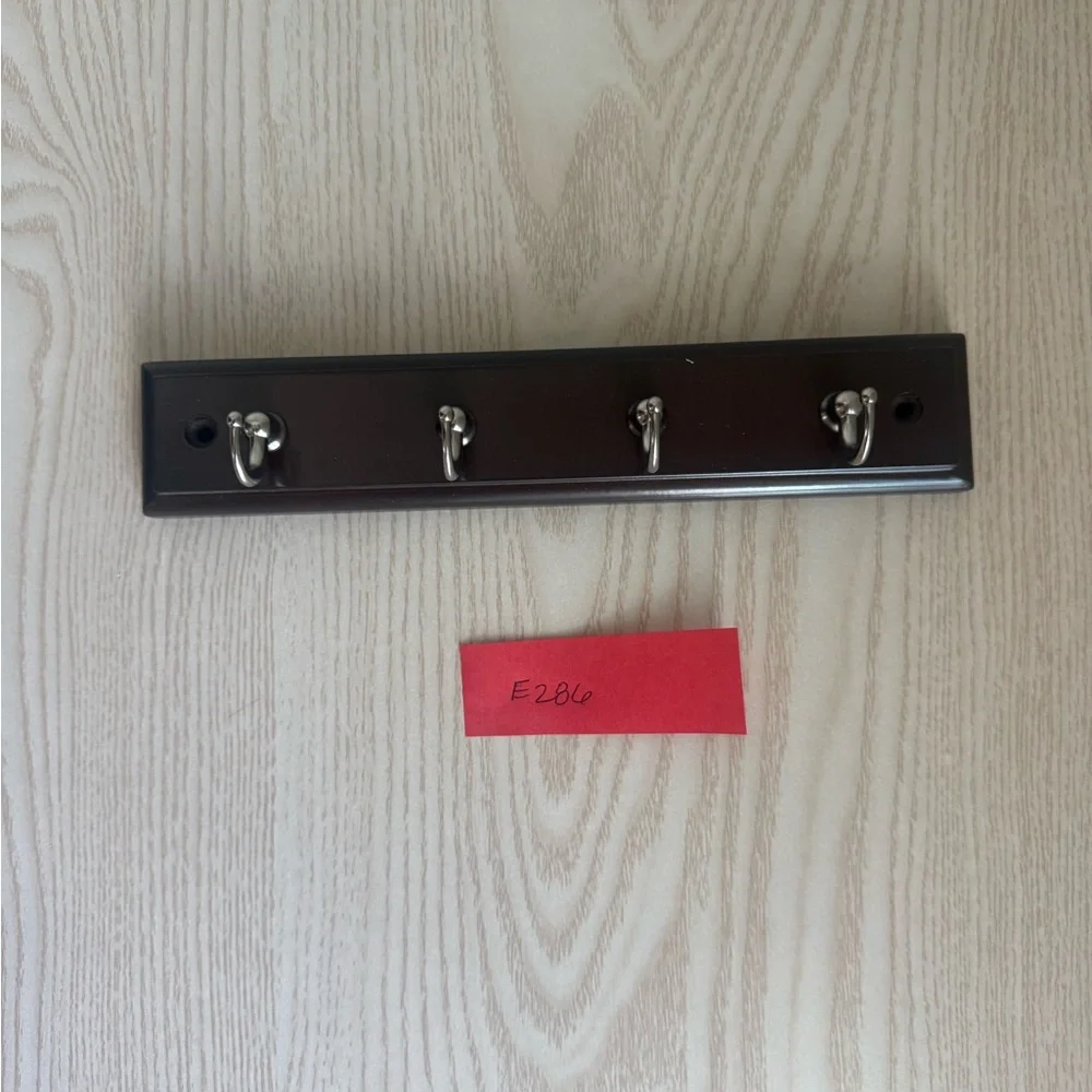Keys and Gadgets Rack 4 Hooks Length 9 Inches